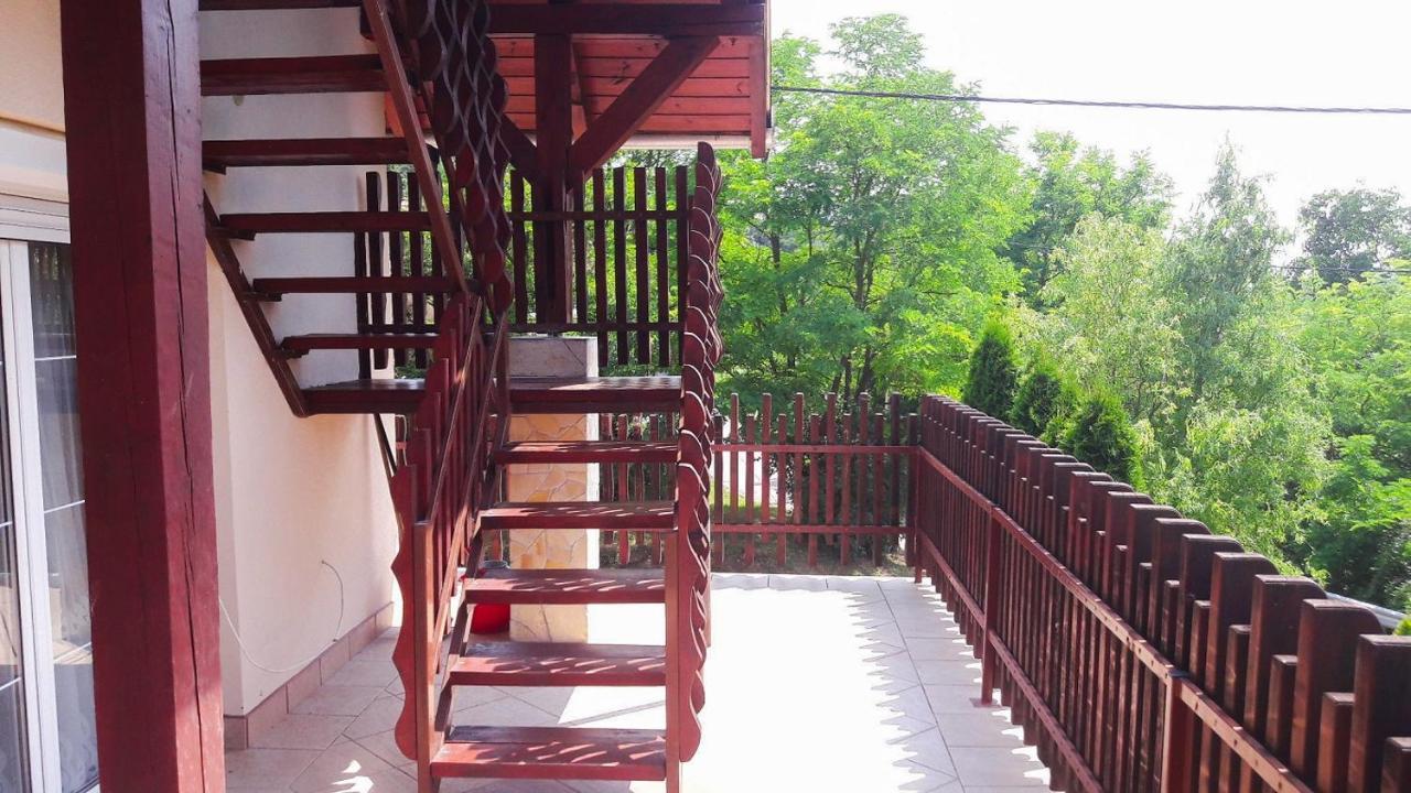 Sokristaly Vendeghaz Hotel แดมเยน ภายนอก รูปภาพ
